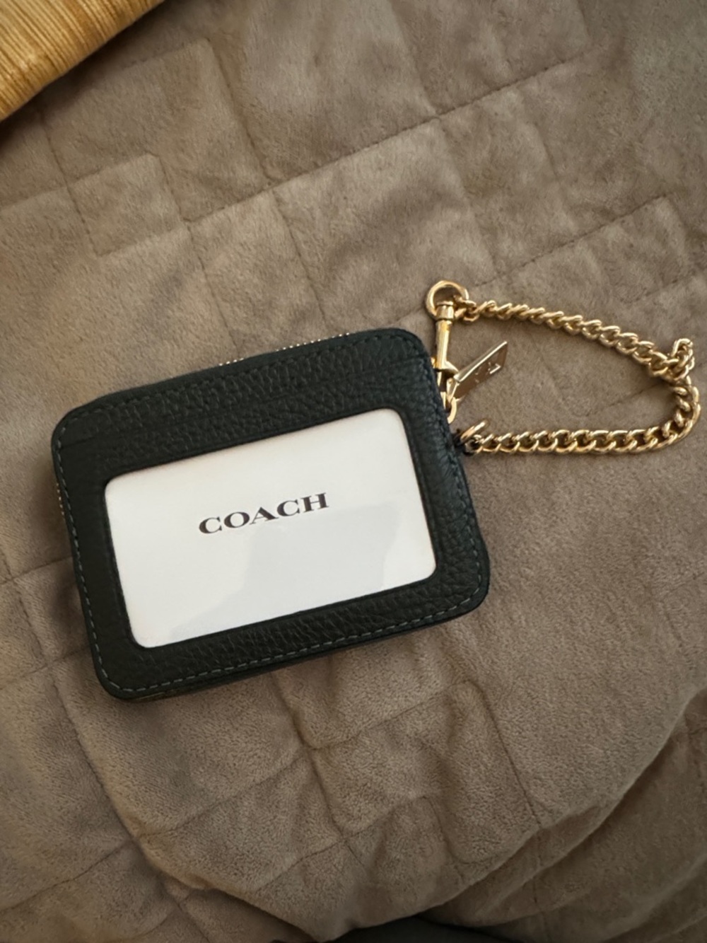 Coach Amazon Green Pebbled Leather Zip Card Case with Gold Chain - Picture 6 of 7